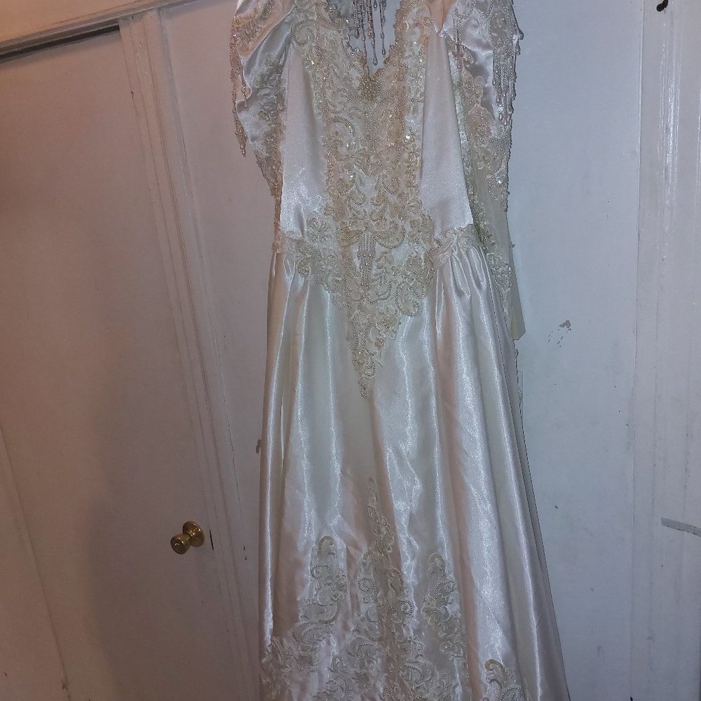 Vintage wedding dress